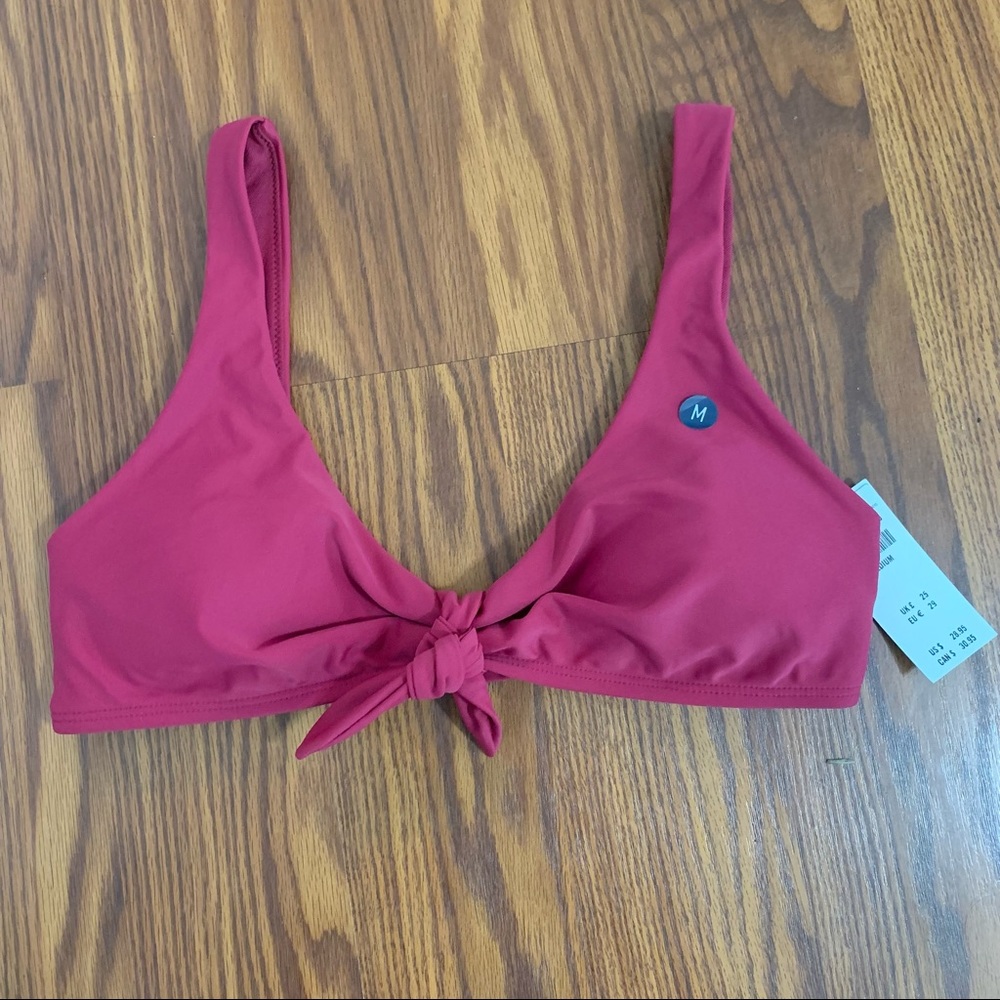 New hollister bikini top - Picture 1 of 3